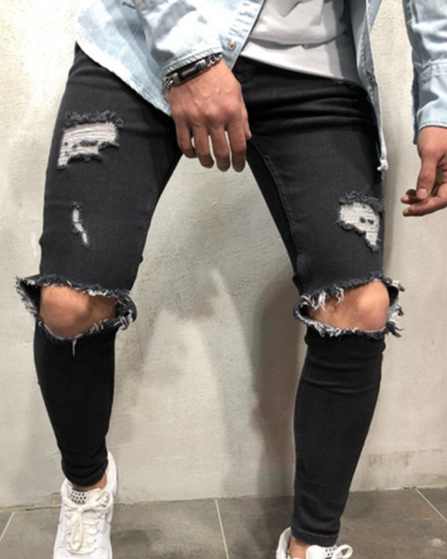 Men's knees, big brooch pants